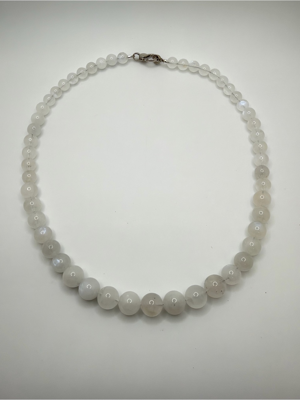 ~22" NWOT Graduated MOONSTONE necklace with sterling silver robust clasp!